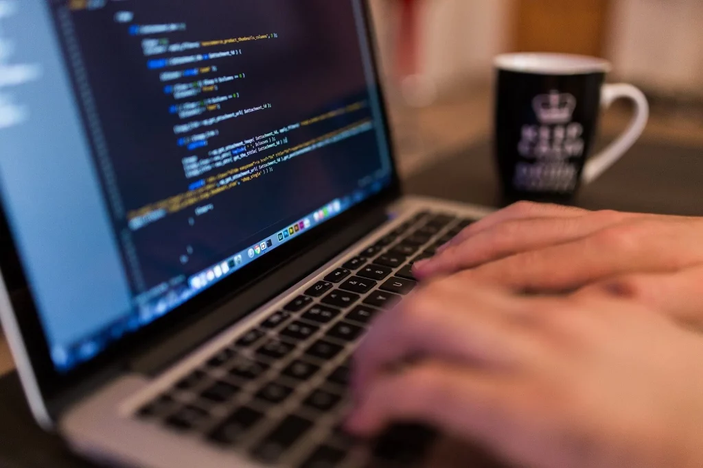 Prgammierleistungen, Webdesign, Hardware Infrastruktur, E-Mail Service oder auch Netzwerk Installationen gehören zu den IT Leistungen von IT Buschbacher